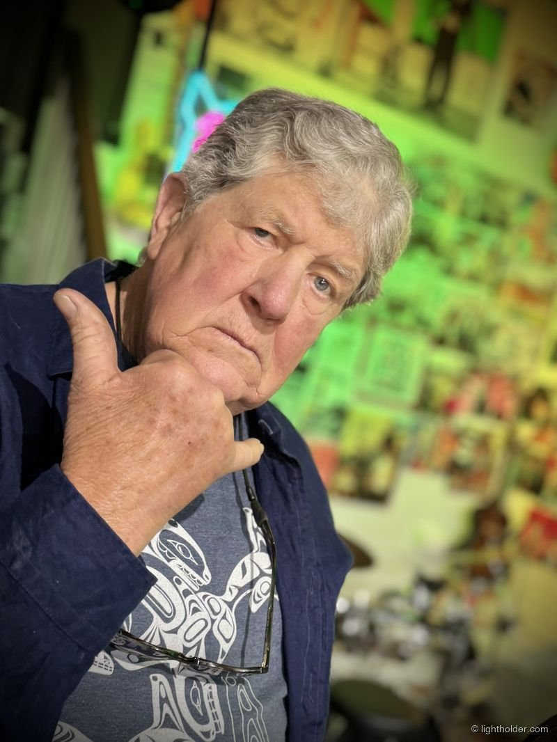 Bruce Cates performing at Art Freak