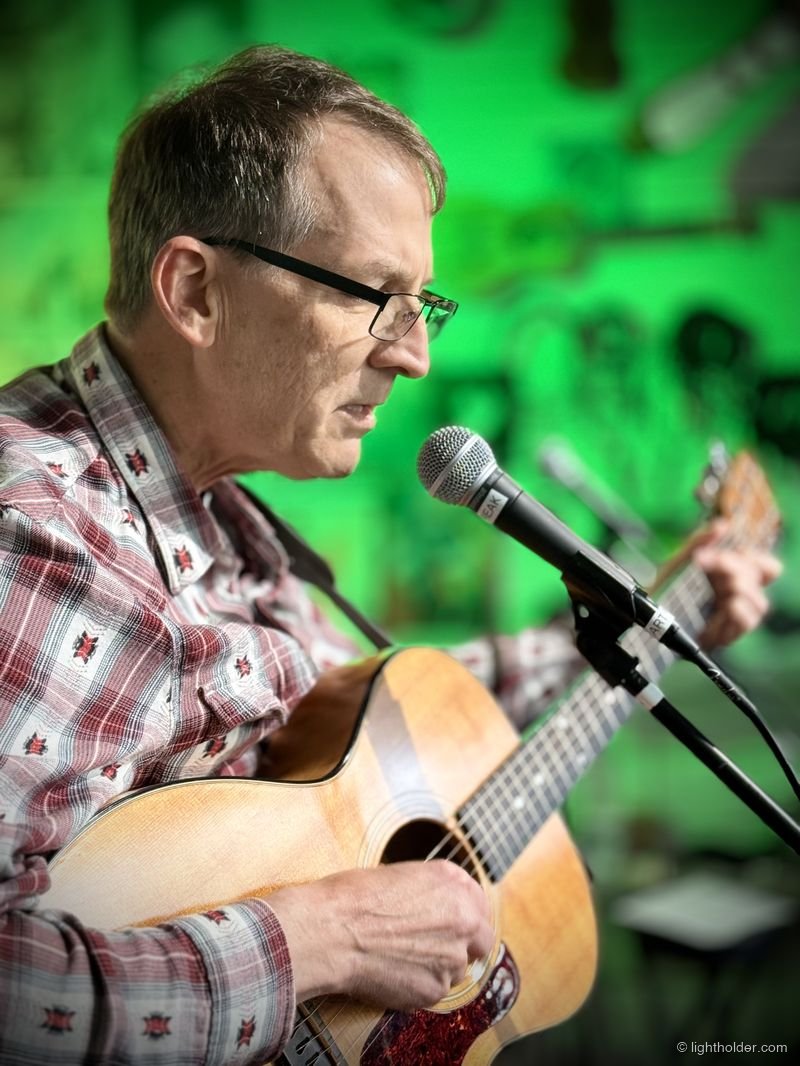 Robert Parker performing at Art Freak